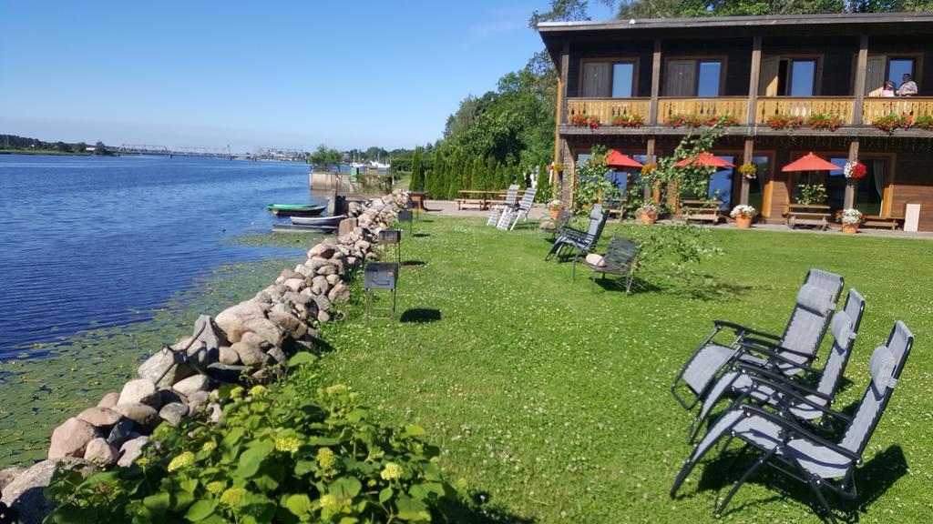 Guest House And Camping Jūrkalne Extérieur photo