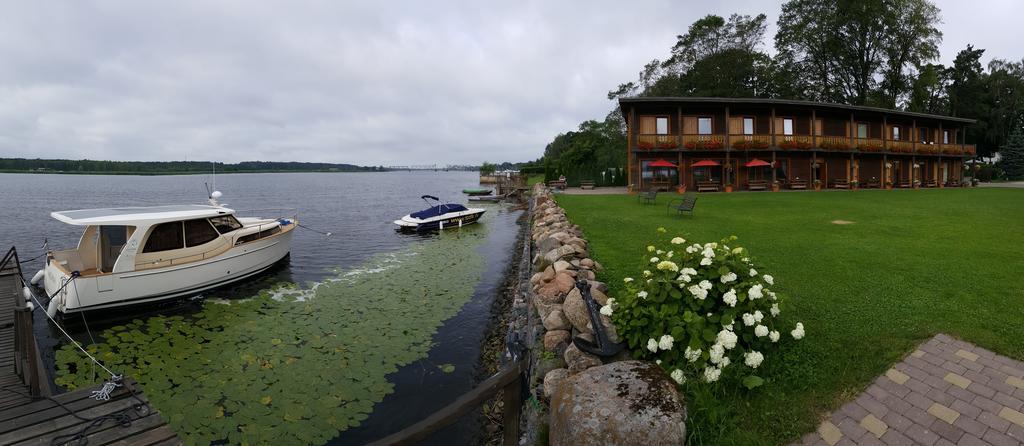 Guest House And Camping Jūrkalne Extérieur photo